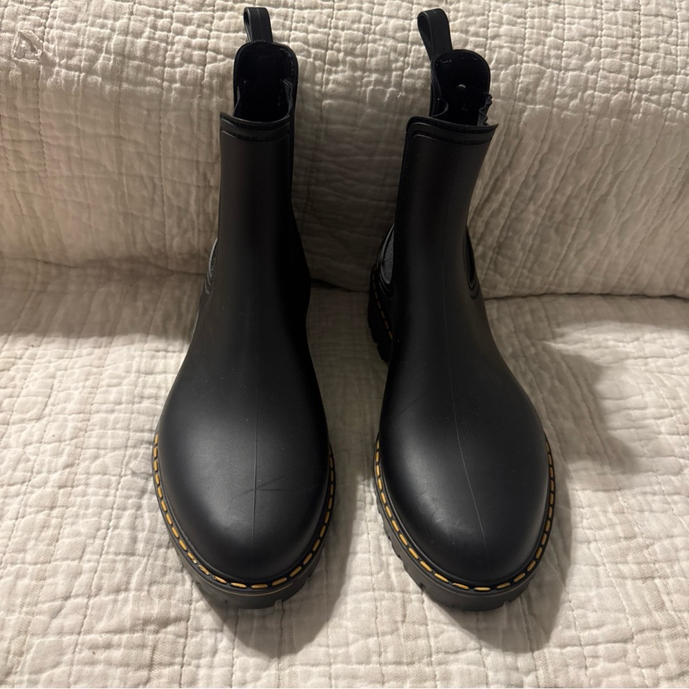 Igor Black Boots with Yellow Accents
